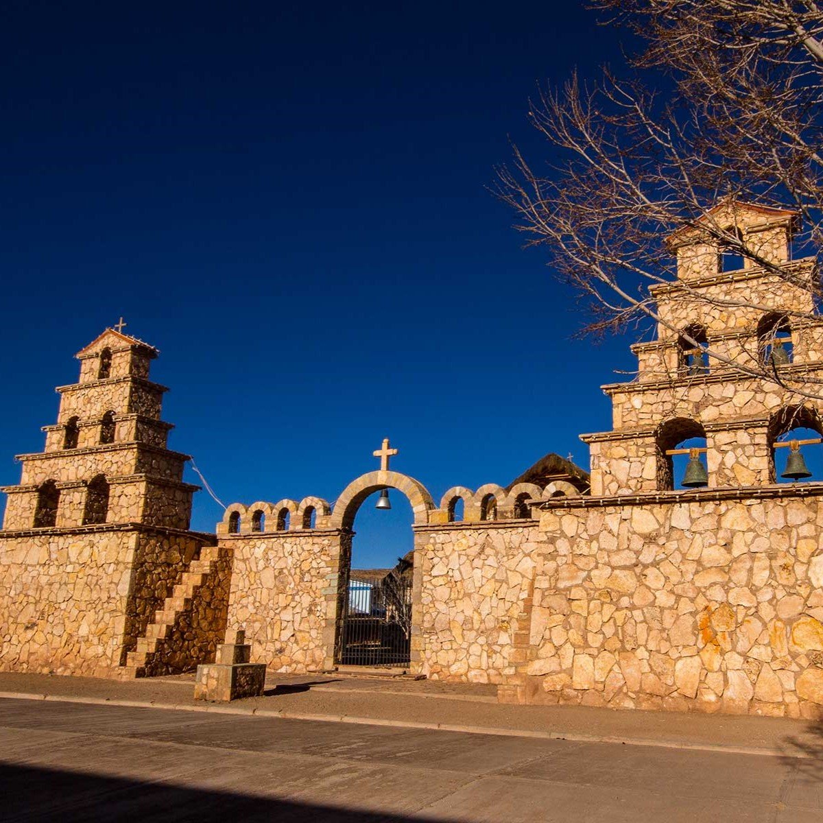 IGLESIA-DE-SAN-CRISTOBAL 1